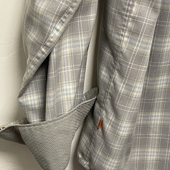 QUIKSILVER BUTTON DOWN SHIRT - Picture 5 of 6